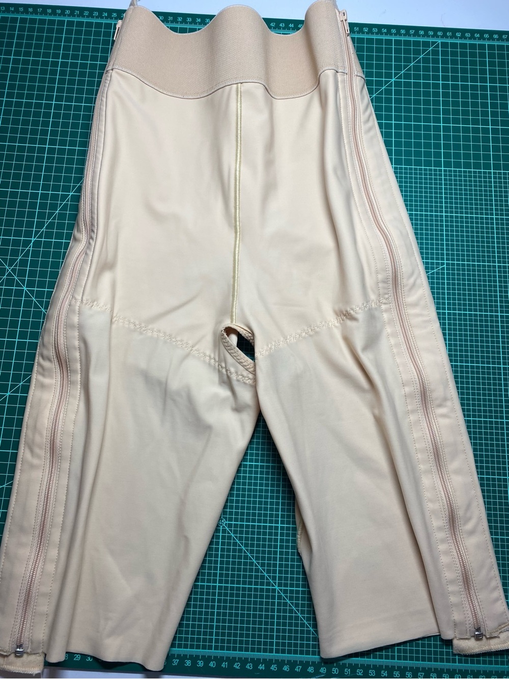 Women’s Beige Compression Sculpting Pants